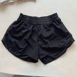 Lululemon Hotty Hot Shorts 4” Black